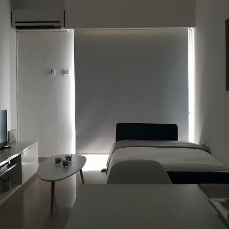 City Pearl - Modern 2 Bed Sea View Apt In City Centre Lemesos Exteriér fotografie