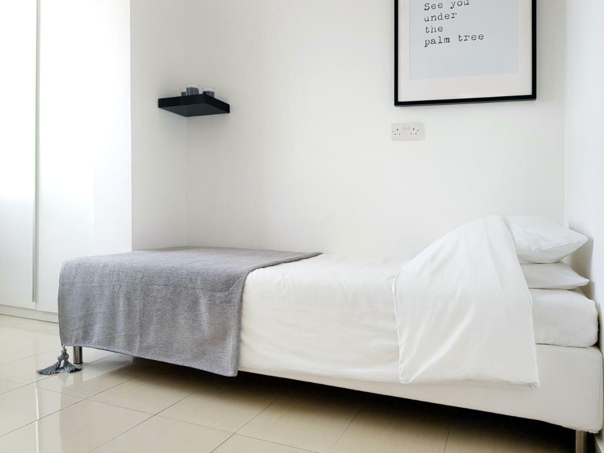 City Pearl - Modern 2 Bed Sea View Apt In City Centre Lemesos Exteriér fotografie